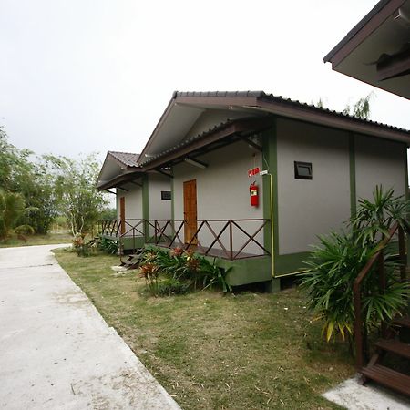 Long Lake Resort Chonburi Extérieur photo